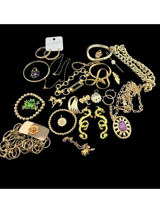 Multiple Jewelry - 18 Pcs Gold Tone Jewelry Lot Necklaces Bracelets Brooches Charms Mixed Styles